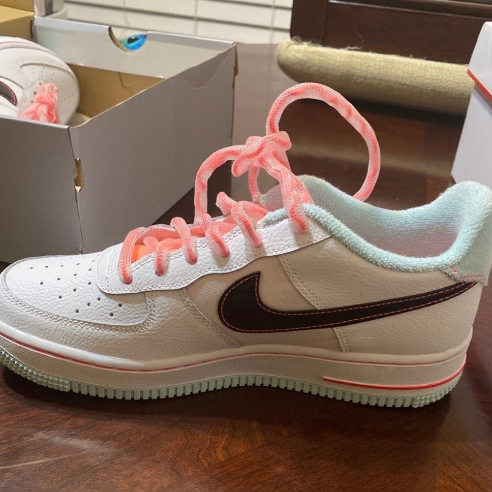 Nike Air Force 1 '07 LV8 GS - White/Flash Crimson/Atomic Pink/Black